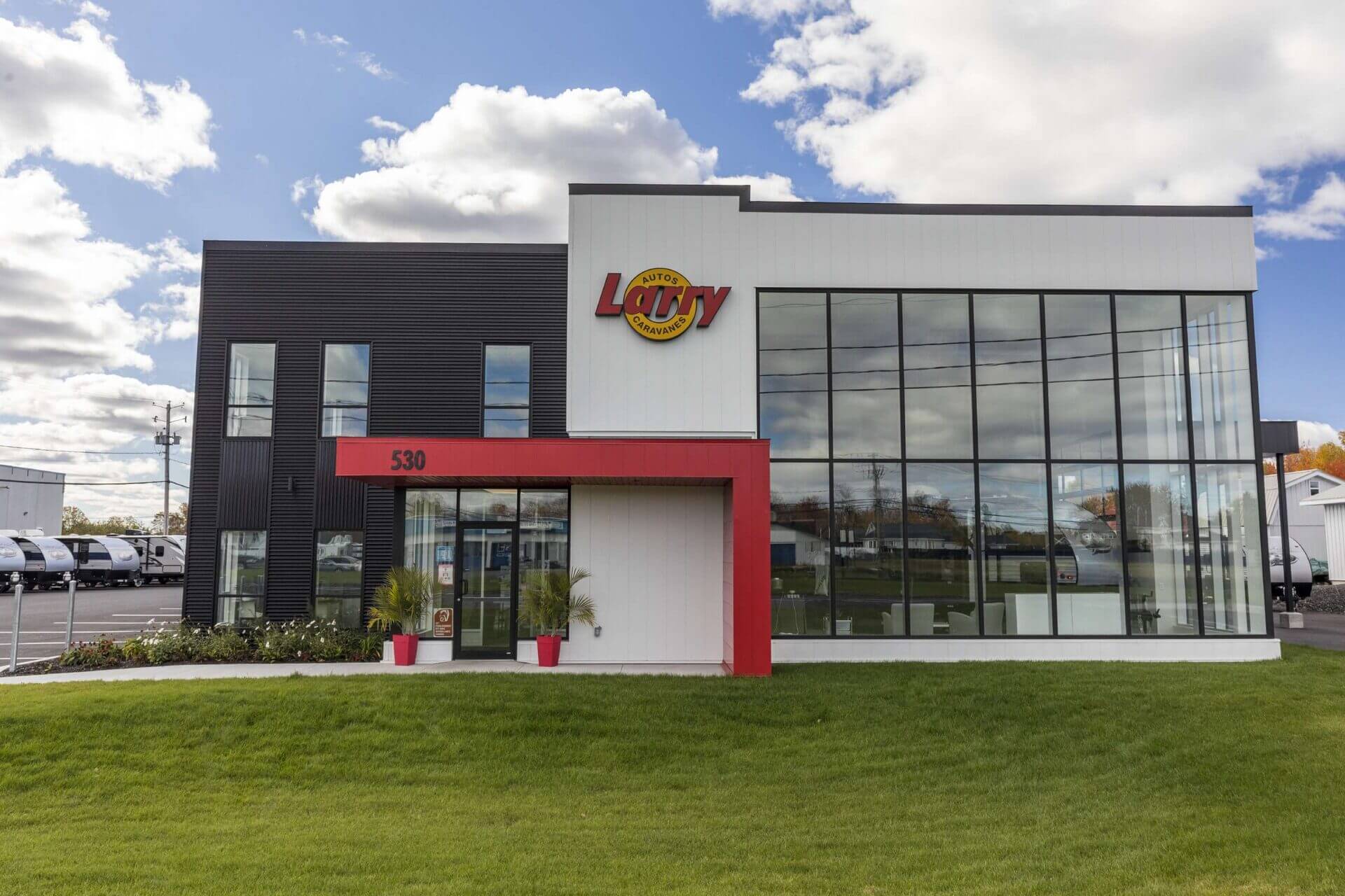 Larry Autos Caravanes Architectes Roberge et Leduc